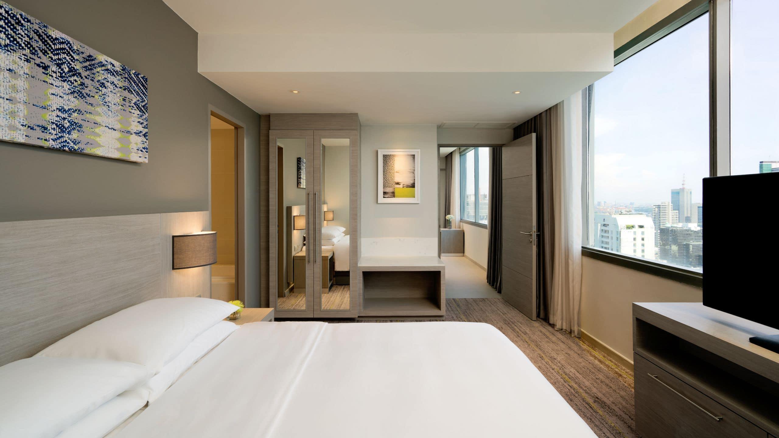 Hyatt Place Bangkok Sukhumvit 24 Otel Dış mekan fotoğraf